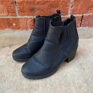 Boohoo Womens 8 Black Chunky Combat Chelsea Boots